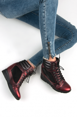 Raudoni moteriški laisvalaikio batai