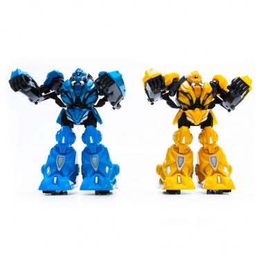 Tarpusavyje kovojantys robotai mėlynas-geltonas