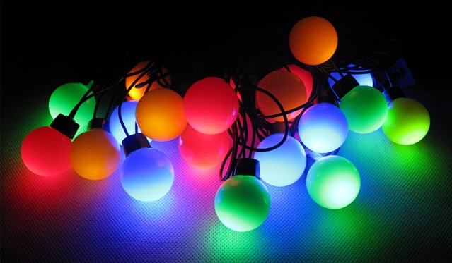 5,5m 20 LED lempučių girlianda "Dideli burbulai".(Galimi spalvų pasirinkimai)