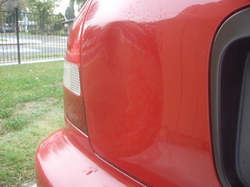 Automobilio kėbulo įlenkimų šalinimo įrankiai