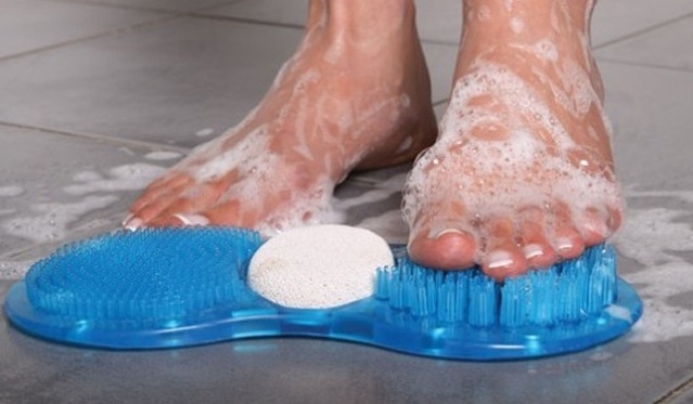 Dvigubo poveikio pėdų šveitiklis-masažuoklis "Sole Cleaner"