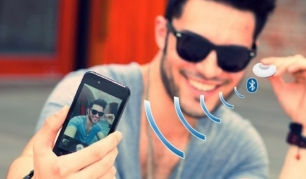 "Selfie" laikiklis su pulteliu "Selfie" laikiklis su pulteliu