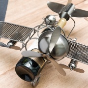 Metalinis vyno butelio laikiklis "Aviator by Homania"