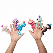 Interaktyvi beždžionėlė "Finger Monkey" (balta)