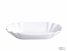 Baltas porcelianinis indas, 19,5 x 12 x 3,5 cm Baltas porcelianinis indas, 19,5 x 12 x 3,5 cm