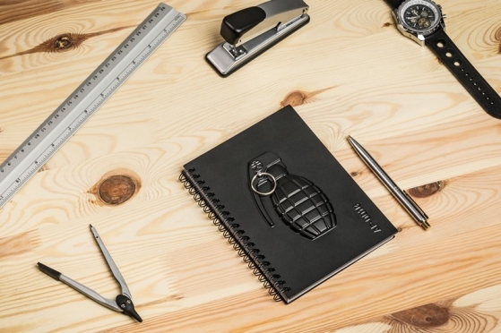 Užrašinė "Granata", 23,9 x 16,3 x 1,8 cm