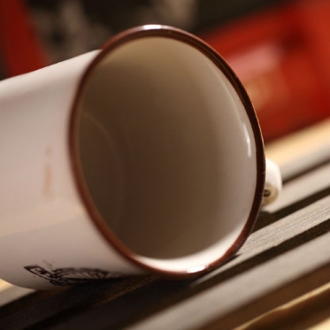 Puodelis su užrašu "Refined Vanguards", 230 ml