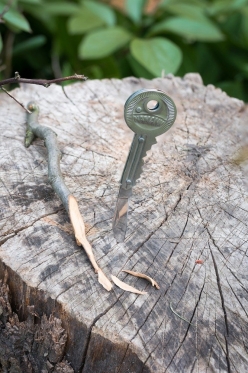 Nerūdijančio plieno rakto formos atlenkiamas peilis