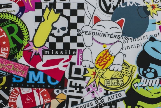 Lygaus matinio paviršiaus termoplastinė plėvelė, 1,52 x 0,1 m ("sticker bomb" 7 modelis)