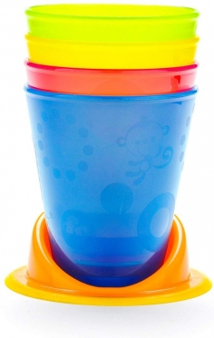 Vaikiški plastikiniai puodeliai su padėkliuku "Fisher Price"