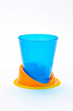 Vaikiški plastikiniai puodeliai su padėkliuku "Fisher Price"