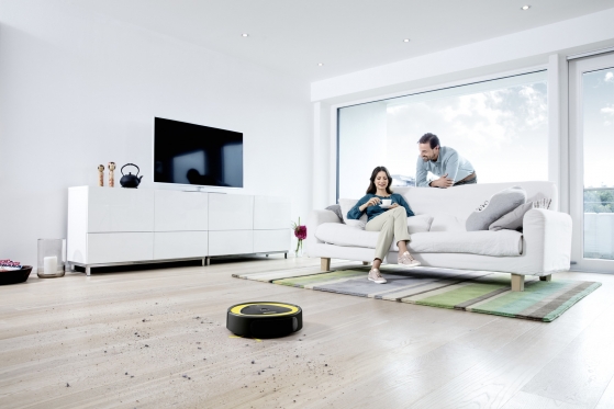 Išmanusis robotas - dulkių siurblys "Karcher RC 3"