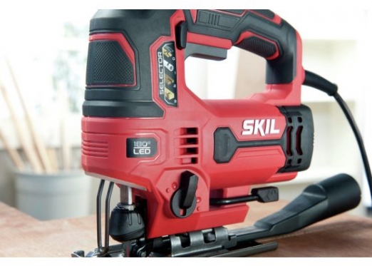Elektrinis siaurapjūklis SKIL 4531GA 680W LED