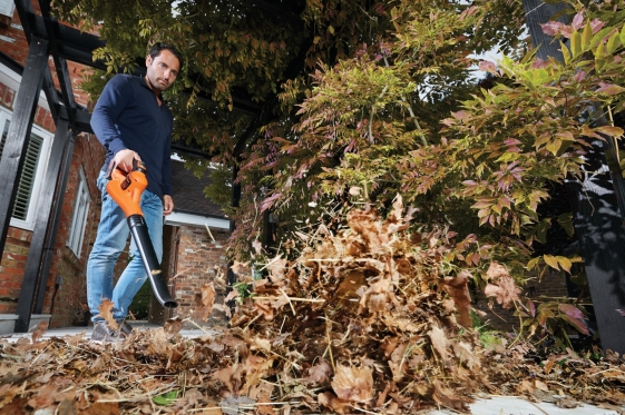 "Black Decker" belaidis lapų pūstuvas "GWC 1820PC", 18 V