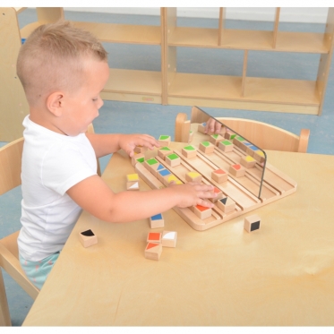 "Veidrodiniai spalvotų kaladėlių atvaizdai" edukacinė lenta "Masterkidz"