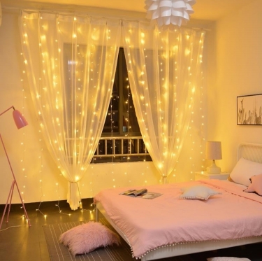 3 x 3 m 300 LED lempučių užuolaida (šiltai balta)