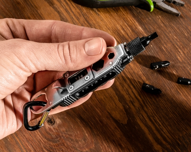 Daugifunkcinių Įrankių Rinkinys, Juodas