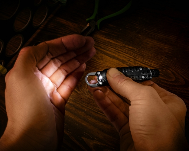 Daugifunkcinių Įrankių Rinkinys, Juodas