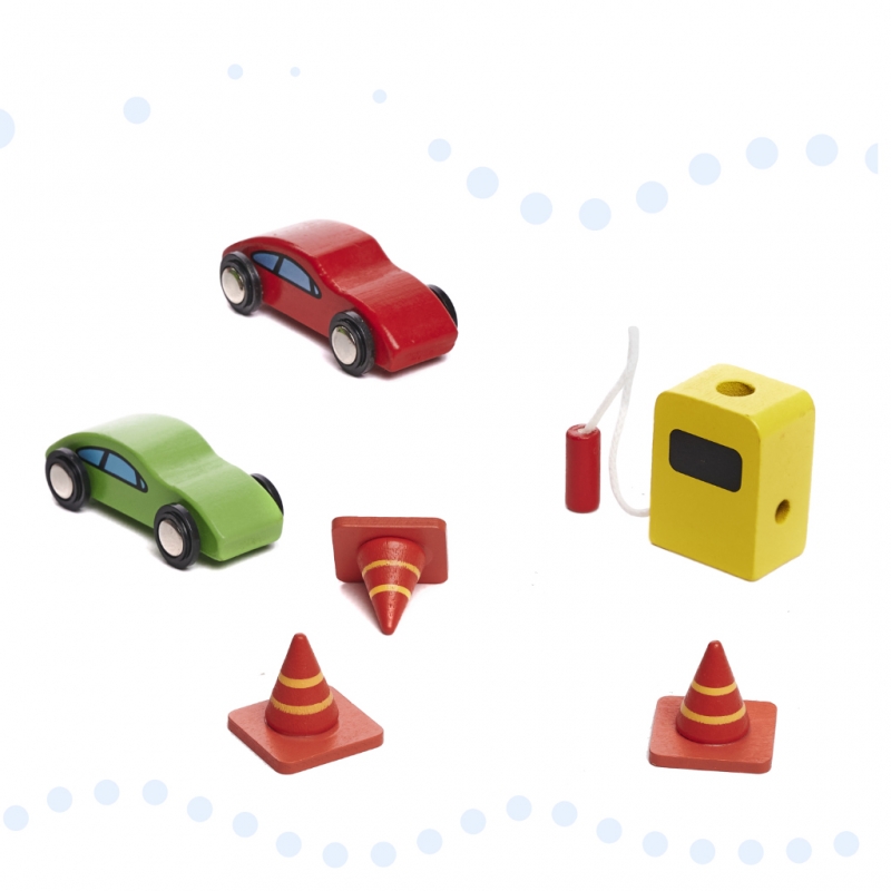 Medinė Automobilių Stovėjimo Aikštelė Su Priedais