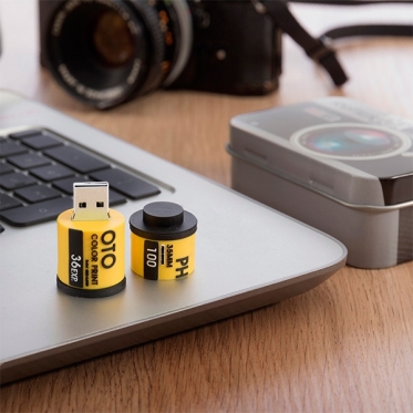 8 GB fotojuostos formos USB laikmena su dėklu